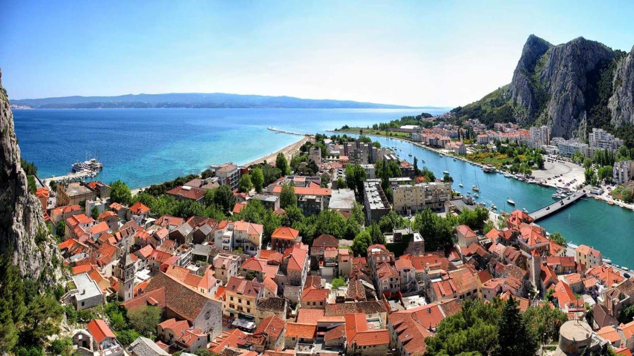 Apartamento Downtown Deluxe Omiš Exterior foto