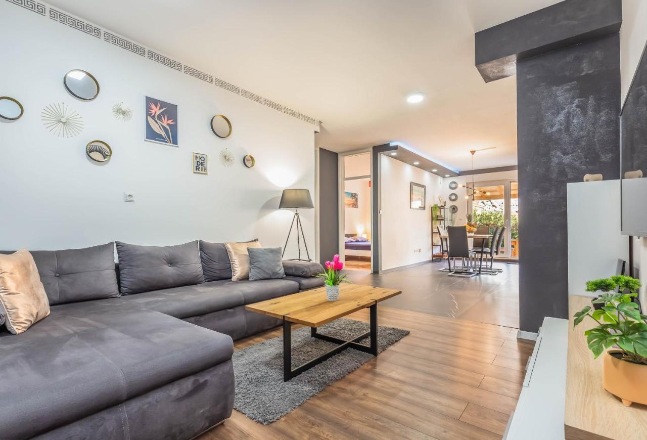 Apartamento Downtown Deluxe Omiš Exterior foto