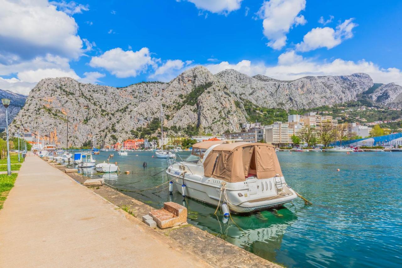 Apartamento Downtown Deluxe Omiš Exterior foto