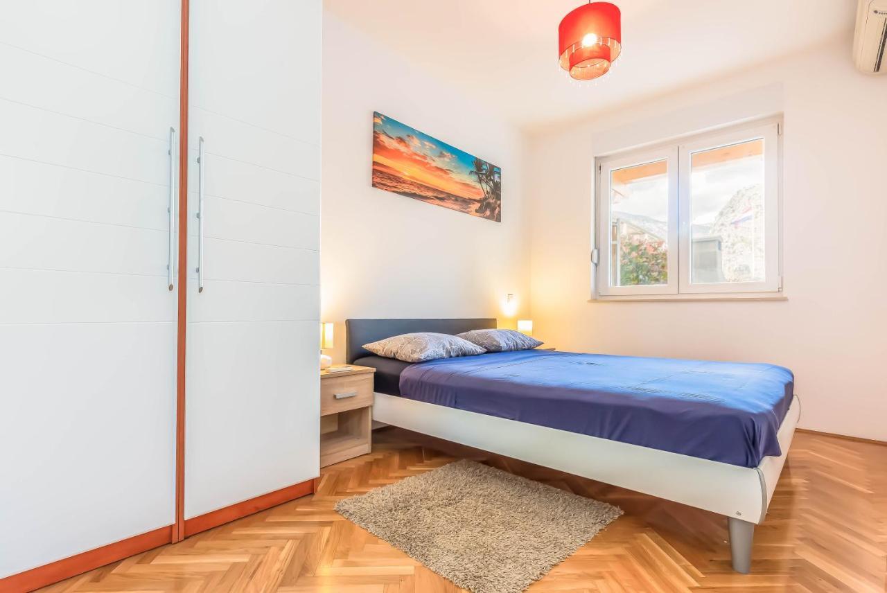 Apartamento Downtown Deluxe Omiš Exterior foto