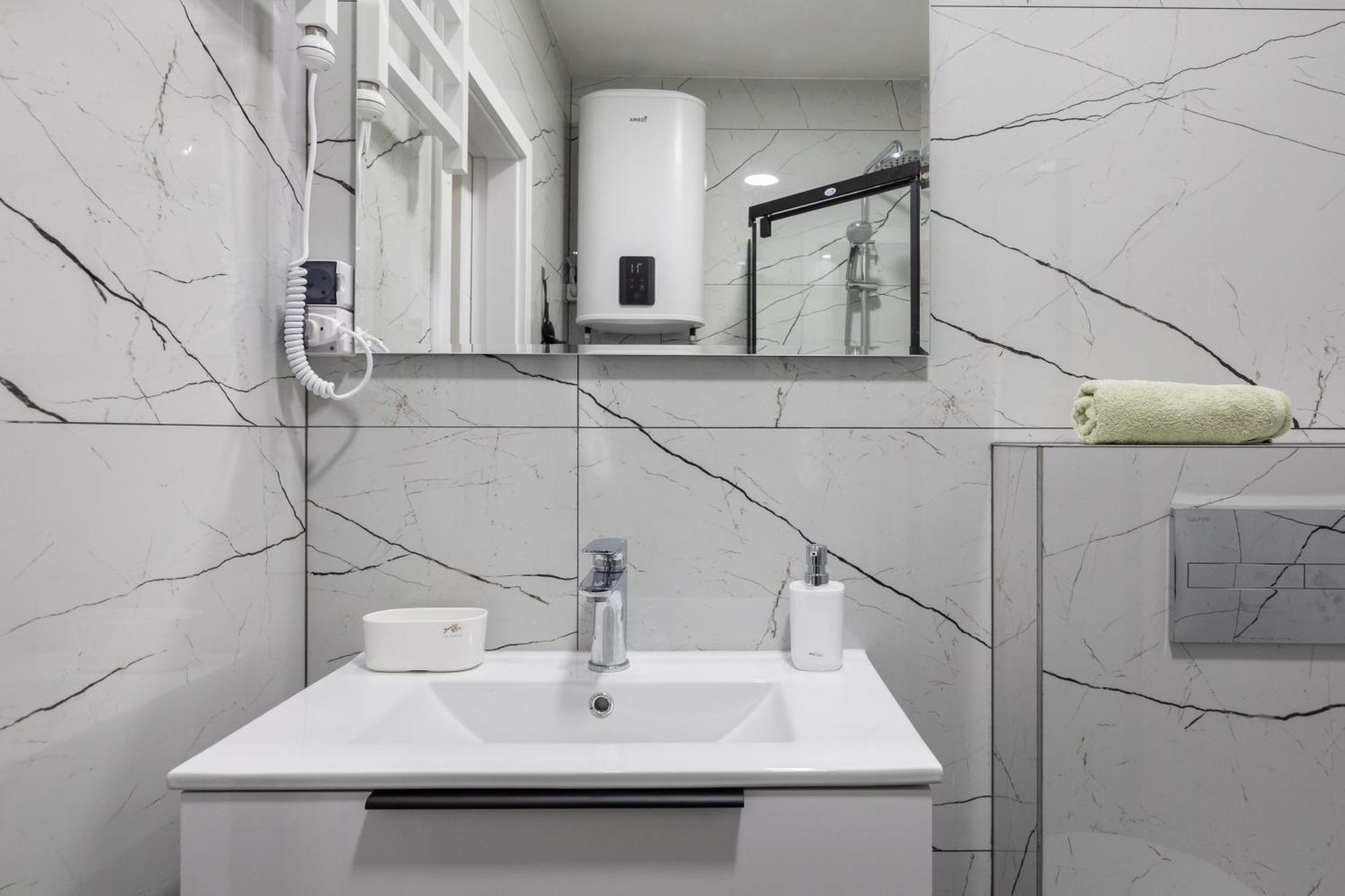 Apartamento Downtown Deluxe Omiš Exterior foto