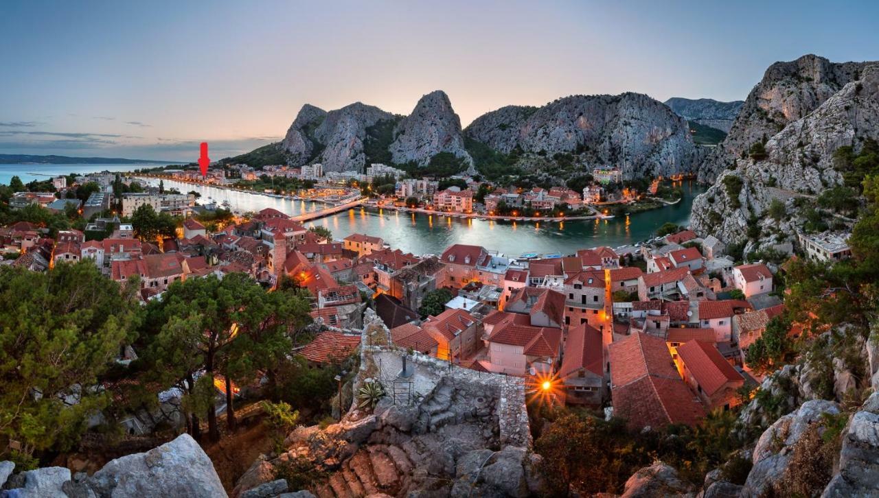 Apartamento Downtown Deluxe Omiš Exterior foto